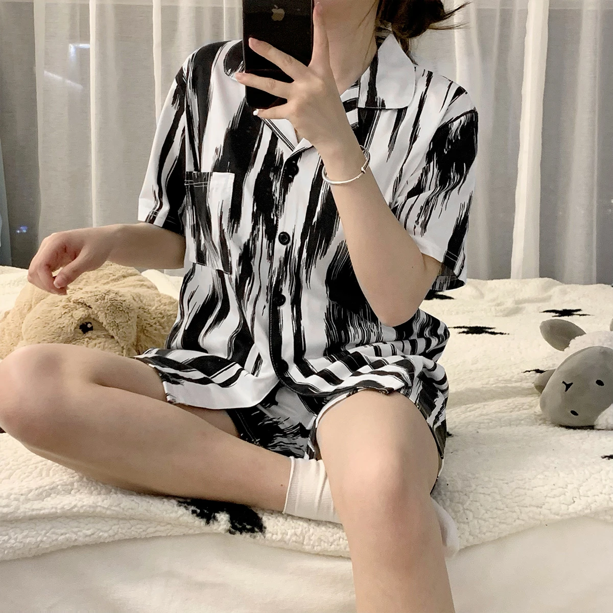 

Summer New INS Style Pajamas Women's Set Irregular Stripes Relaxed Casual Outwear Short Sleeve Shorts Cardigan Homewear