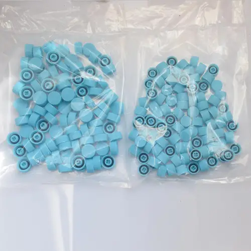 Imagen 1 del producto 100 pares de tapas de servicio de válvula de aire acondicionado de coche altas y bajas 13 mm 18 mm - tapa de válvula de refrigerante azul R134a