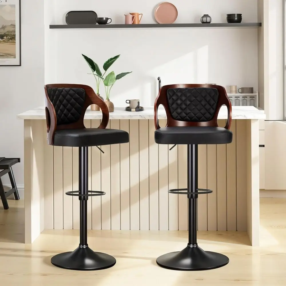 

Набор из 2 поворотных барных стульев, регулируемые по высоте стулья для барной стойки с изогнутой деревянной спинкой, подлокотниками, подставкой для ног и сиденьем из искусственной кожи, барные стулья.