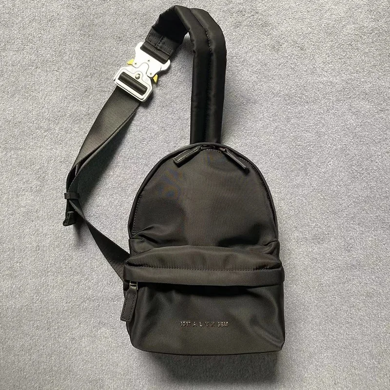 

2025 Spring and Summer Hot New 1017 Alyx 9sm Men's Tide Casual Fashion Small Backpack Chest Bag Small Satchel