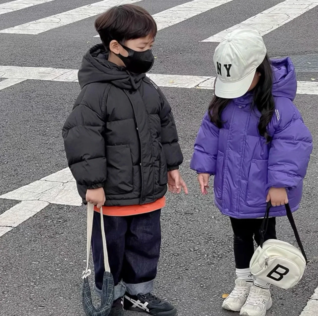 

2025 new children's cotton-padded jacket, winter thickened cold-proof coat, short hooded warm outerwear for children of all ages