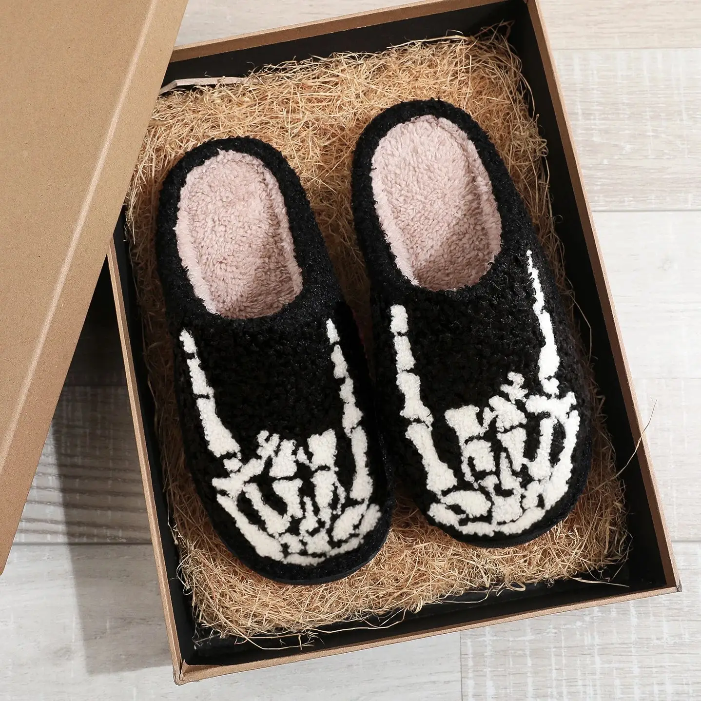 Skull Finger Pattern Skull Embroidery stuffed Home Platform Cozy Wool Cotton Slippers Rock Finger Warm Non-slip Indoor Slippers Men Women Halloween Gift