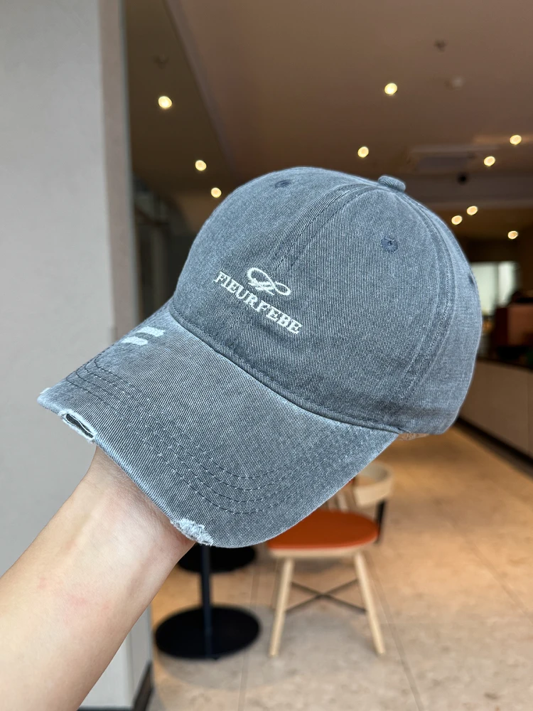 

simple letter embroidered baseball hat for men and women with small faces, deep top sunshade and sun protection peaked cap