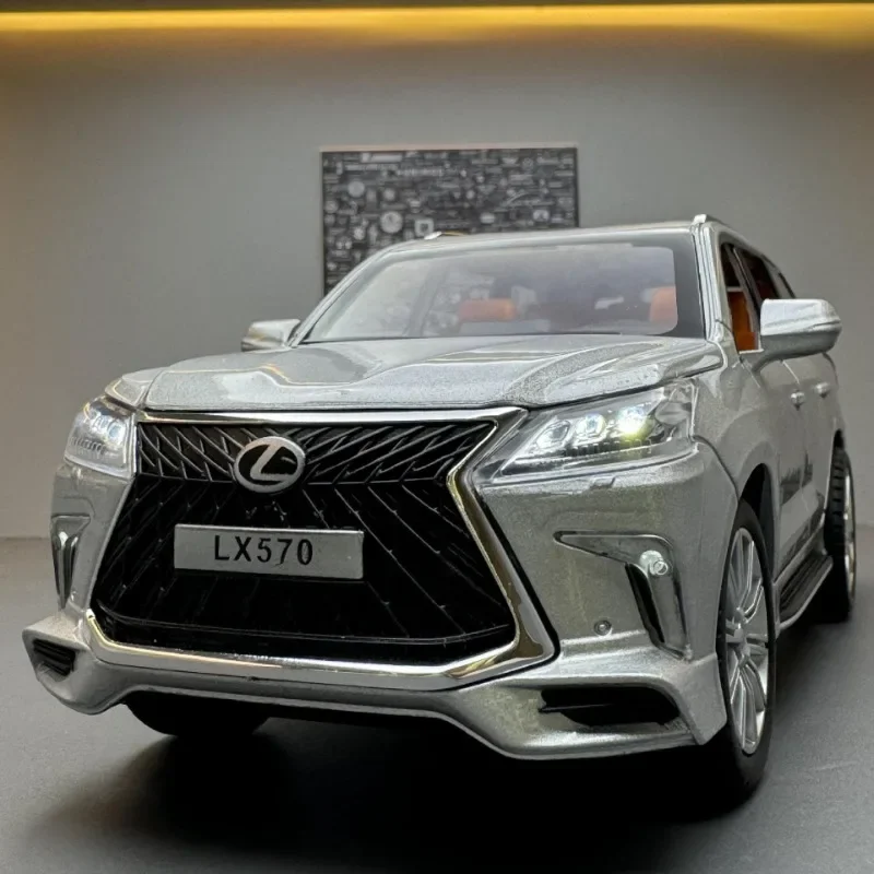 LEXUS-Modèle de voiture tout-terrain en alliage moulé sous pression LX570 pour enfants, jouets de voiture, cadeau pour garçons, décoration de la maison collective, l'inventaire de type, 1/24