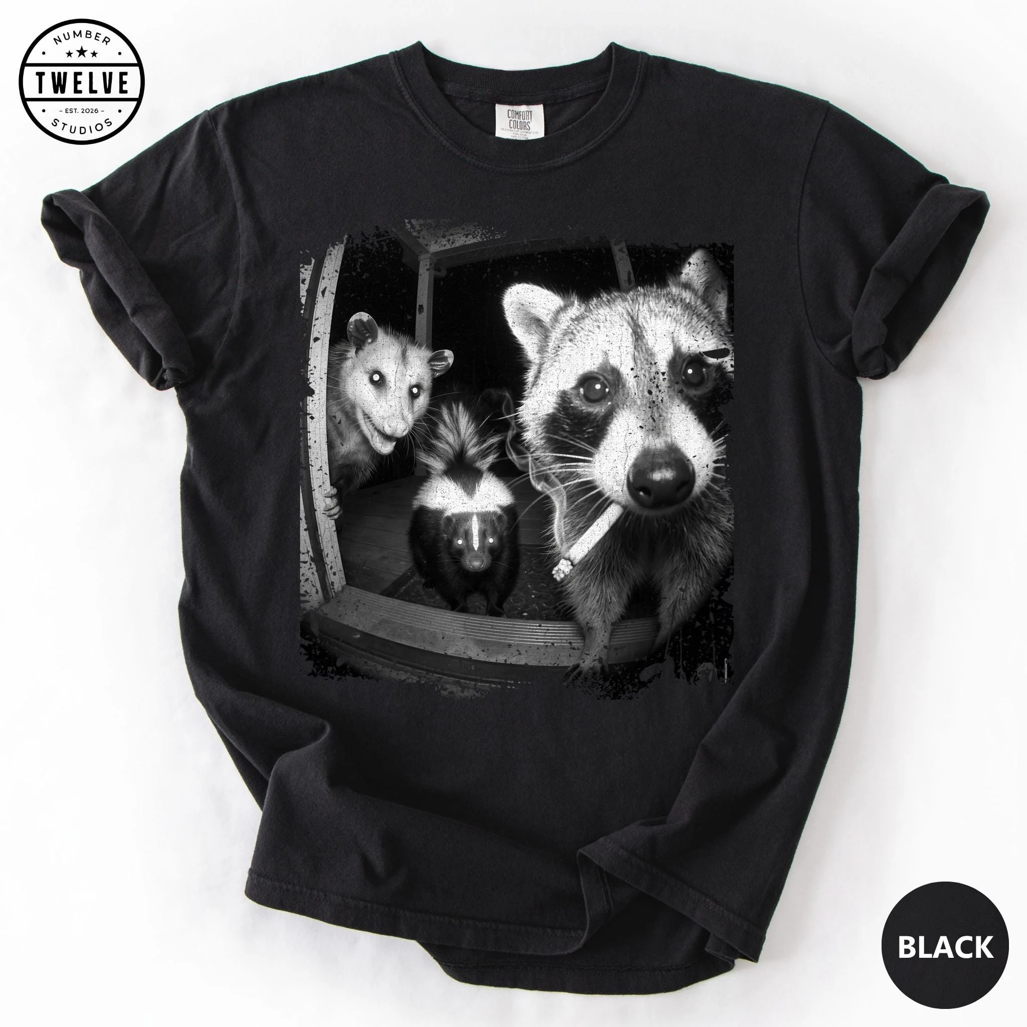 Trash Panda Night Crew Shirt, Lustiges Waschbär-Opossum-Stinktier-T-Shirt, Feral Goblincore Geschenk für Frauen, Trail Cam Critter Humor – Detail 4