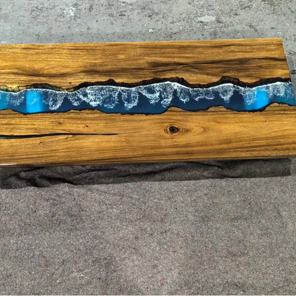 River Table New European Coffee Table Casual Tea Table Desk Resin River Coffee Tea Personalized Creative Resin Solid Wood