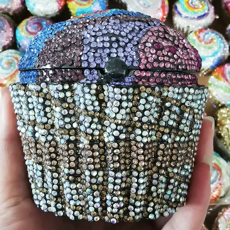 

Cake Shape Crystal Evening Clutch Mini Bag Cupcake Diamond Clutches Women Wedding Purses Bridal Lady Rhinestone Partyr Handbags