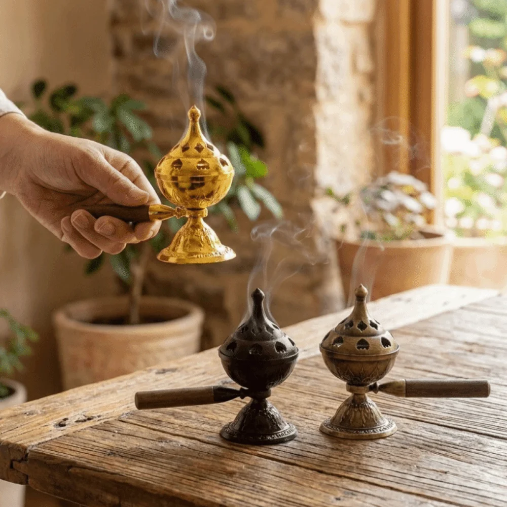 Zinc Alloy Handheld Incense Burner Hollow Out Long-Lasting Fragrance Aromatherapy Stove with Cover Non-Stick Powder Incense Tray