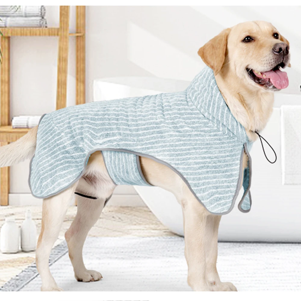 Pet Cleaning A Large Dog Wearing A Dog Bathrobe Will Absorb Moisture And Wrap It In A Towel For Quick Drying And Reuse Bathrobe