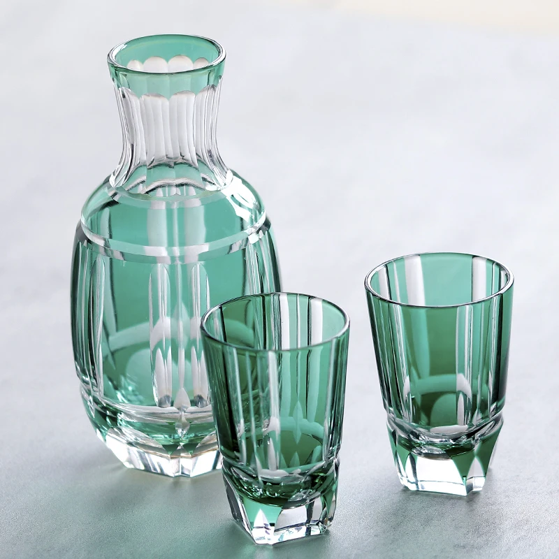 Edo Kiriko Bamboo 300 мл Бутылка с графином для сака и набор стекол для стрельбы на 60 мл Стеклянная посуда ручной работы в зеленом корпусе с набором стекол для сака на 60 мл