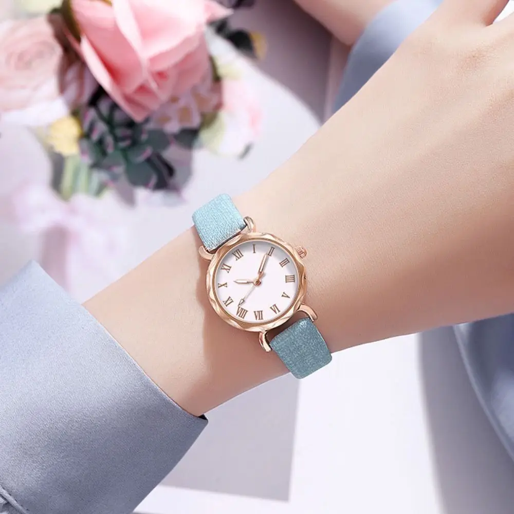 Women Wristwatch Elegant Waterproof Round Dial Quartz Watch with Adjustable Faux Leather Strap for Student Daily Wear