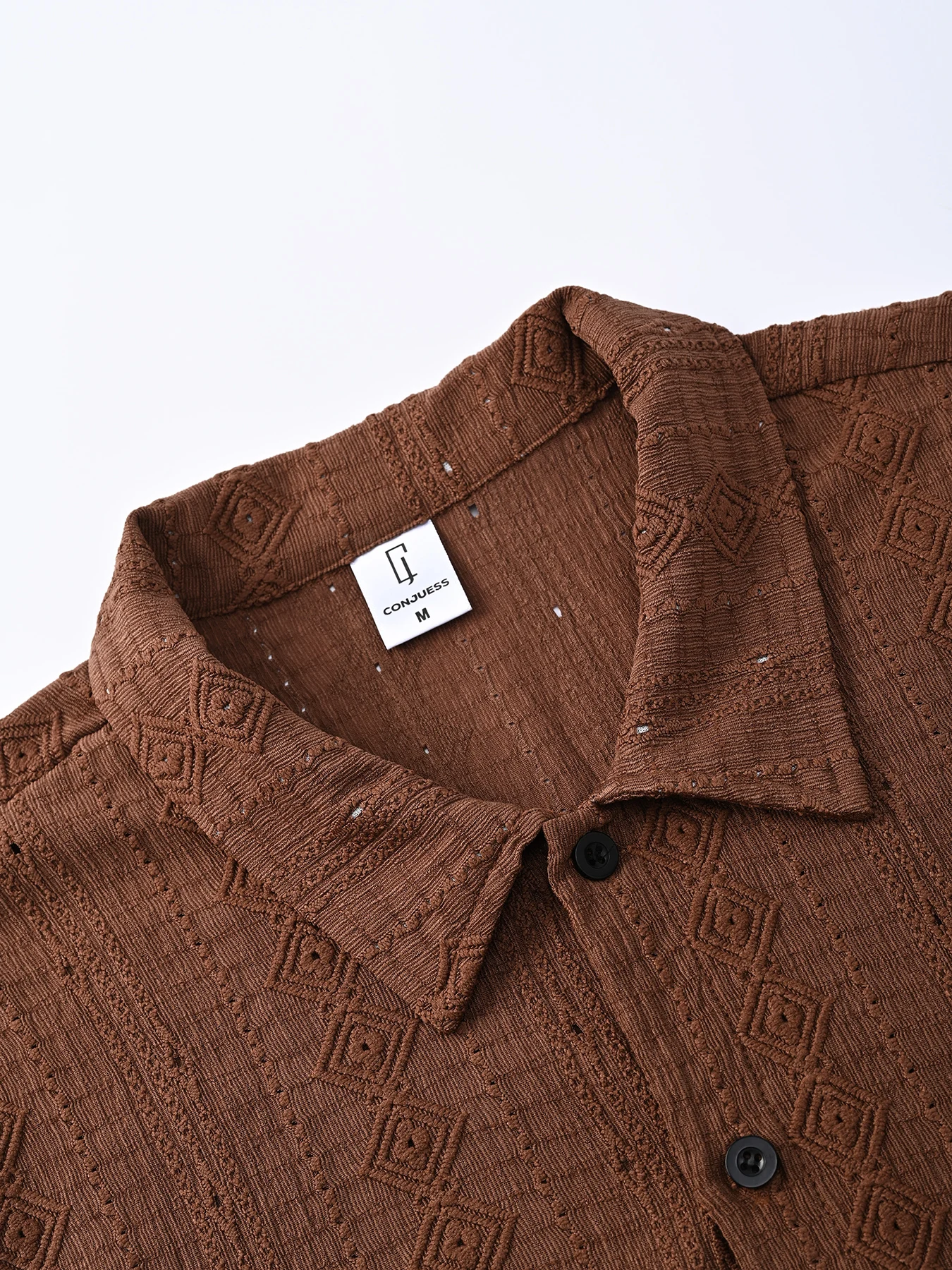 Men's Tan Diamond-Shaped Jacquard Hollow-Out Lapel Short-Sleeve Shirt and Shorts Two-Piece Set, Textured Breathable Summer Casual Outfit, Men's Retro Complete Outfit Set - view 5