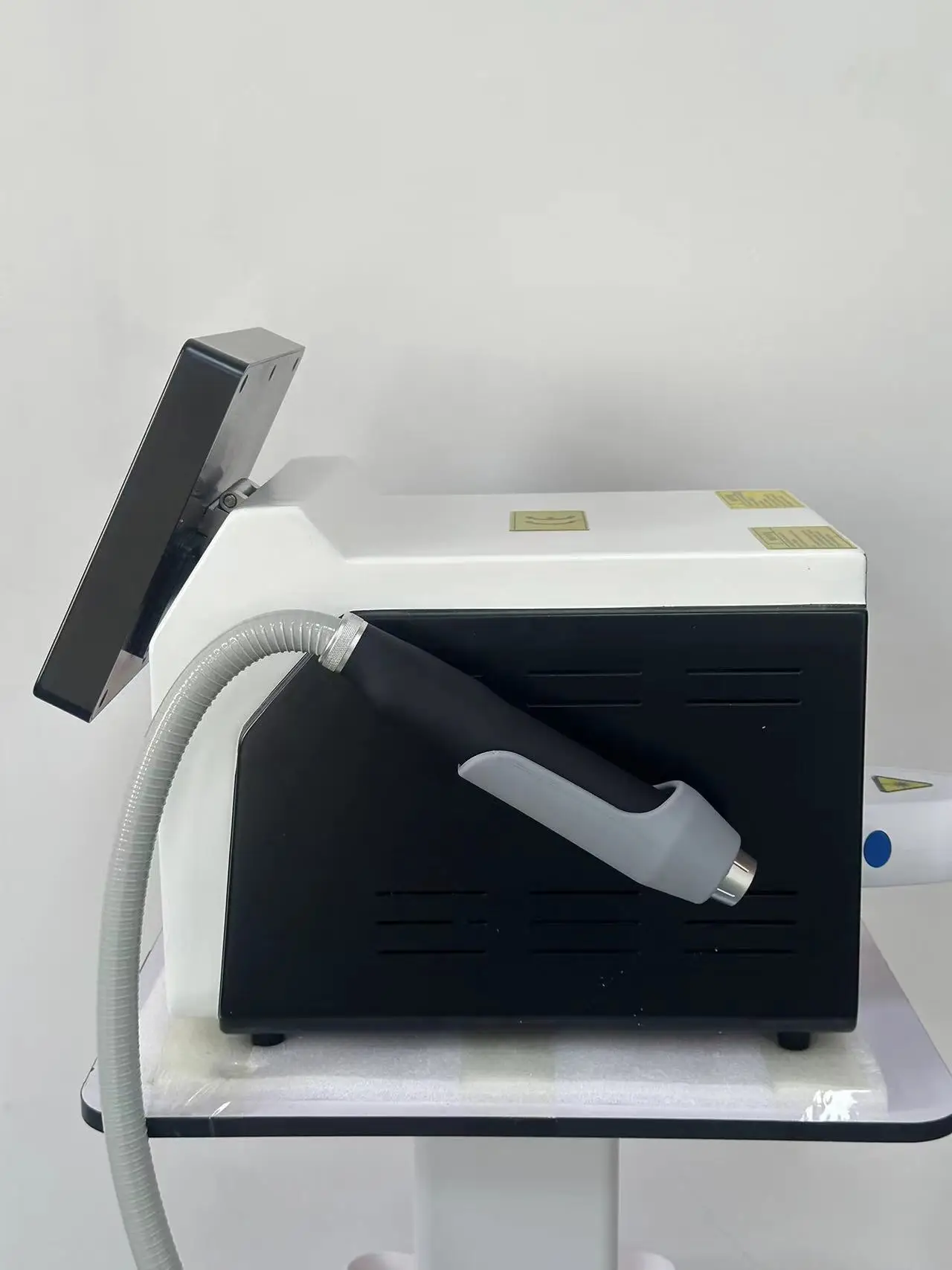 2024 Picosecond Q Switched Nd Yag Laser Tattoo Removal Machine Carbon Peeling Pico Laser Tattoo Remove machine