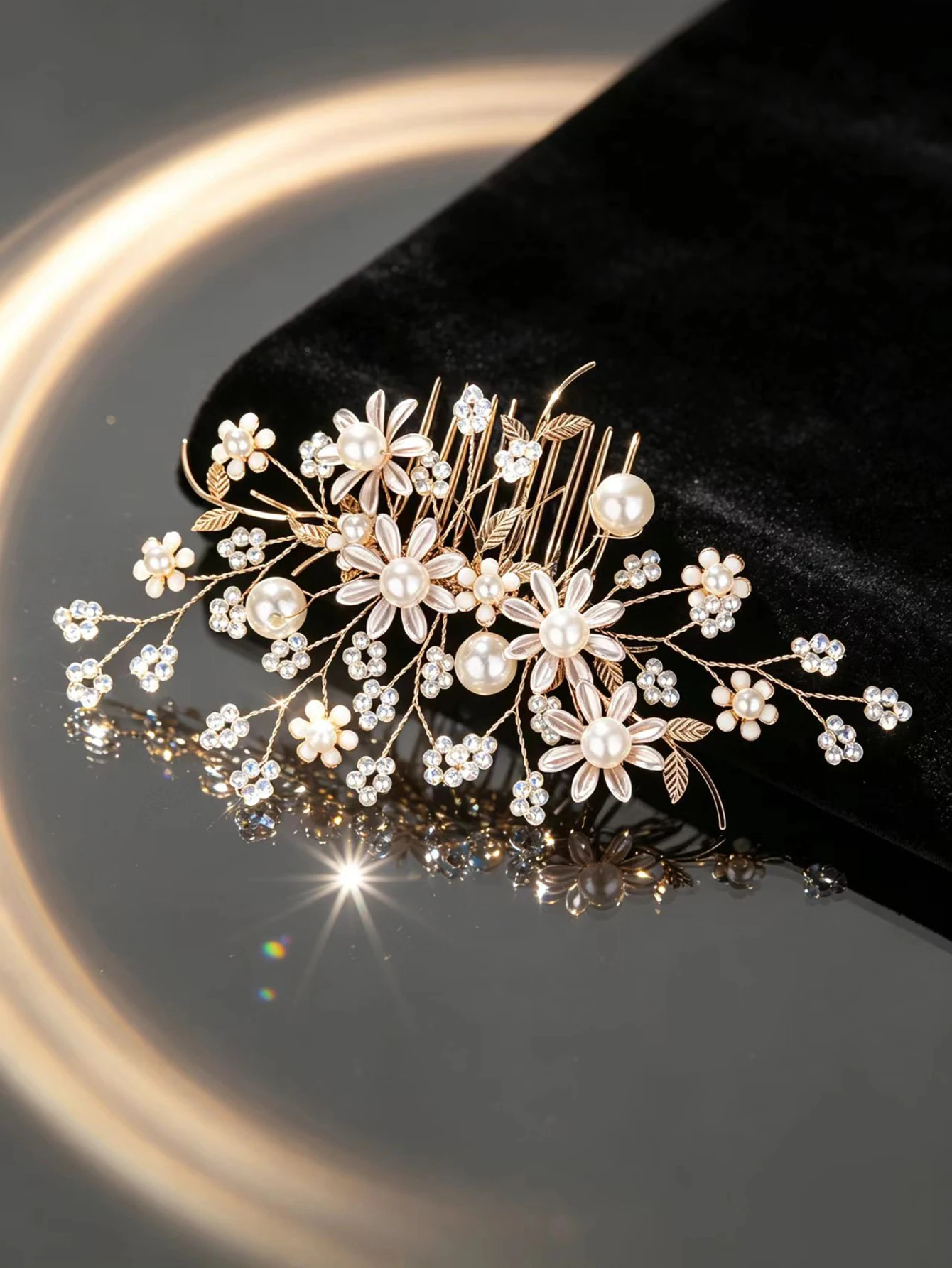 Golden Flower Pearl Rhinestone Hair Comb Bridal Updo Comb Handmade Beaded Leaf Wedding Dress Styling Hair Accessory