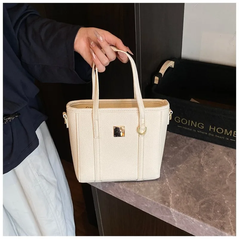 

Fashionable Unique Leisure Crossbody Bag Women Stylish Trendy Designer Clutch Large Capacity Simple
