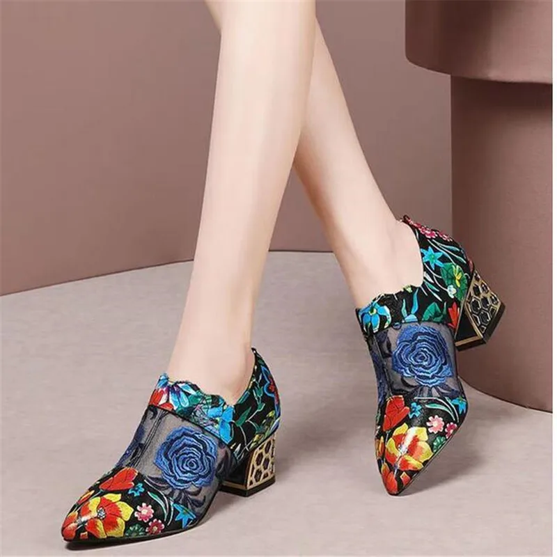 New Fashion Personality Pointed Toe Sandals Women Summer 2023 New Mid Heel Square Heel Zipper Printed Casual Ladies High Heels