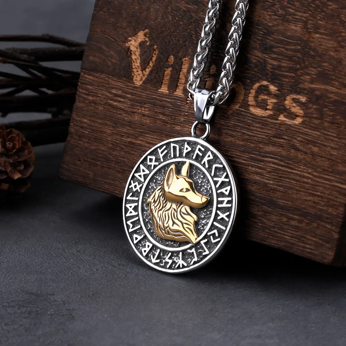 Stainless Steel Viking Wolf Head Retro Rune Pendant Necklace Men's Compass Amulet High Quality Handmade Pendant Jewelry