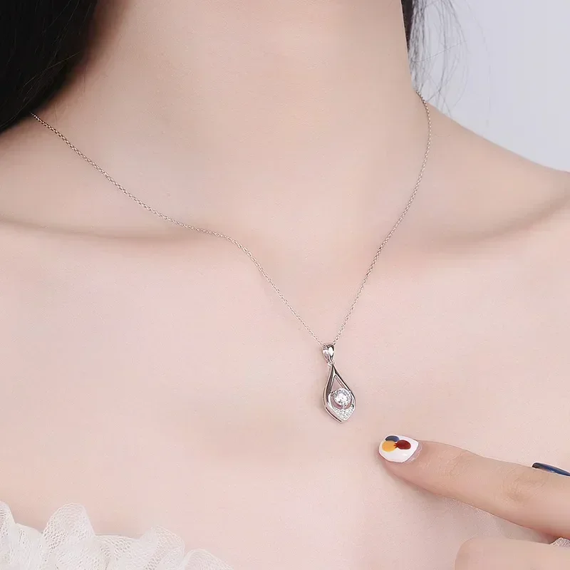 

Elegant Design Jewelry Round Cut Platinum PT950 Waterdrop Necklace WomenDiamond 0.5ct Moissanite Pendant Chain Wedding Gifts