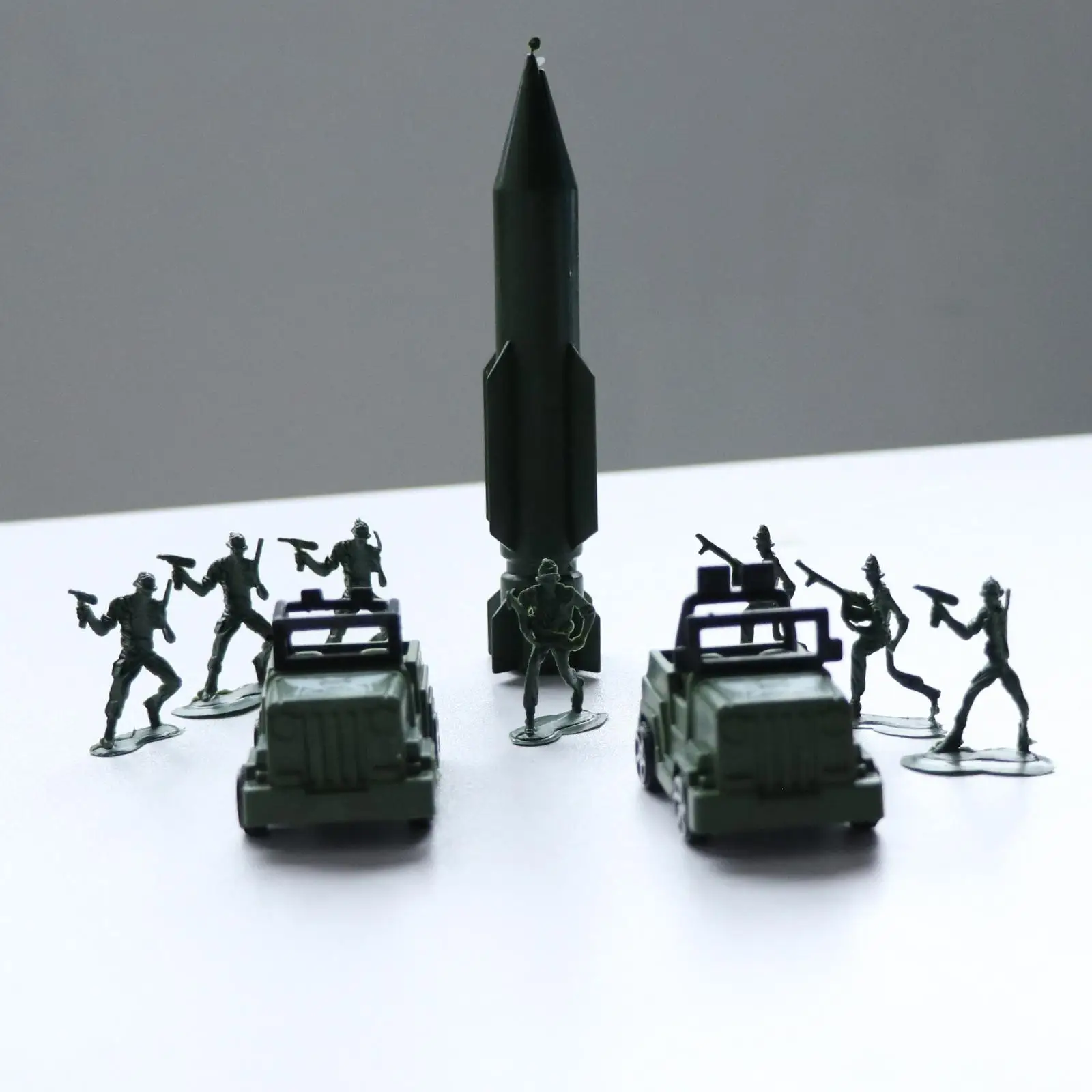 307 PCs Army Men Action Figures Army Toys, Playset,Toy Tanks, Warplanes, Station, Soldier Figures, Rocket, & Accessories