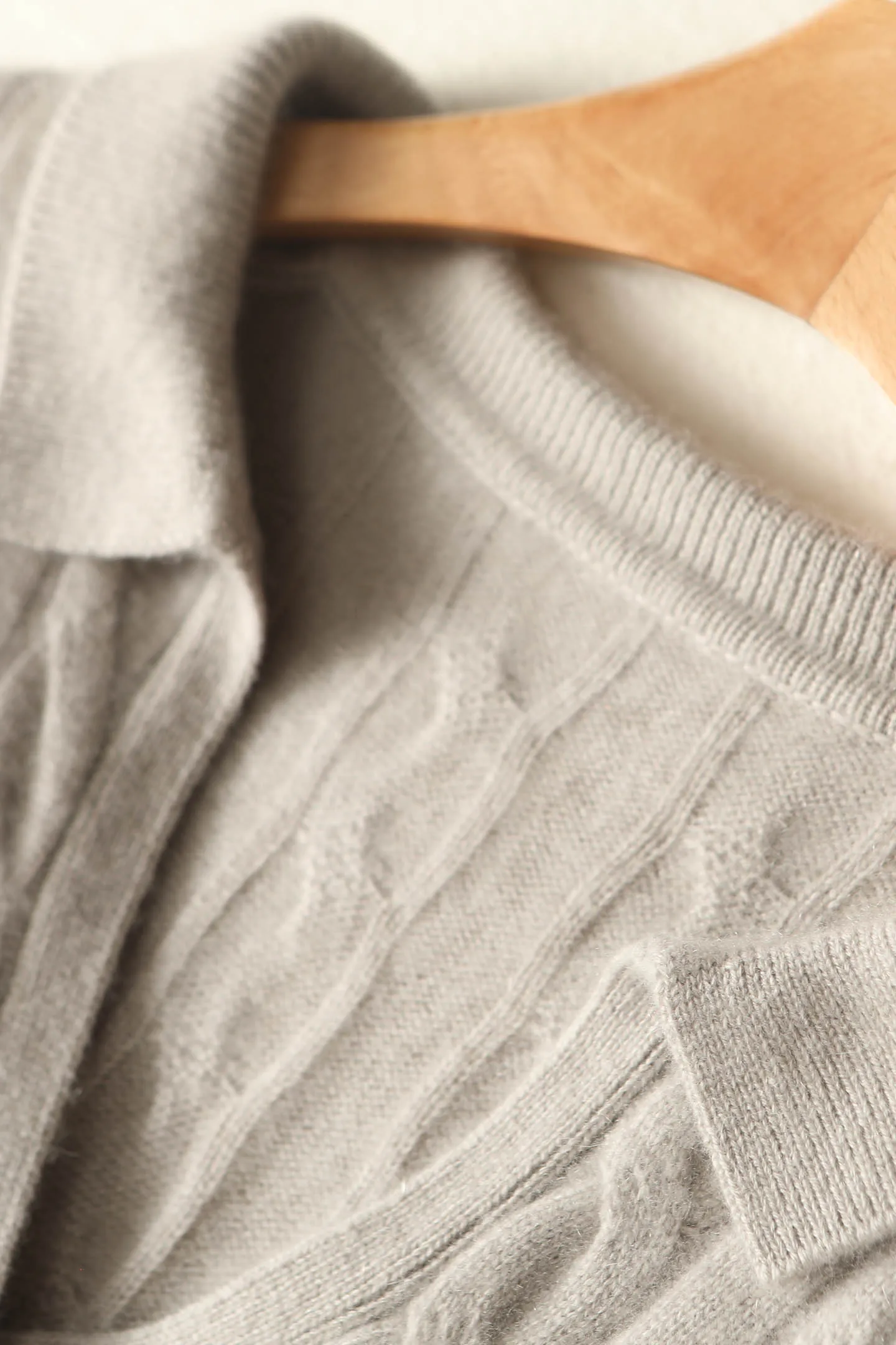 Рисунок 6 - Женский осенне-зимний свитер