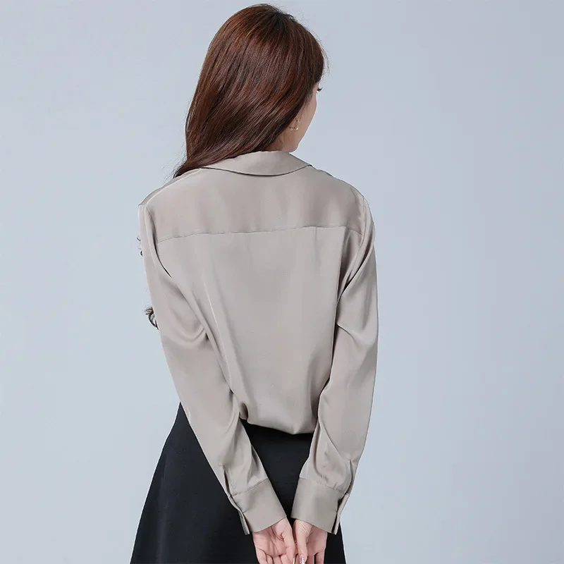 Jedwabna koszula damska wiosna styl biurowy prosta koszula z jedwabiu morwowego z długim rękawem jednokolorowy sweter z kwadratowym kołnierzem luźny