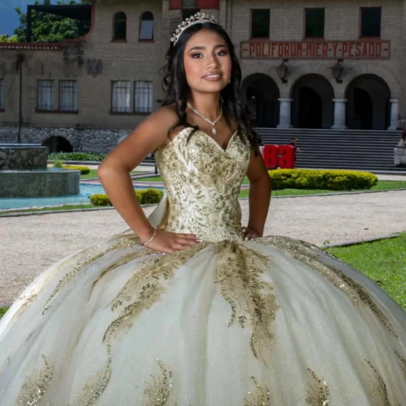 

Светлые блестящие платья Quinceanera цвета шампанского с открытыми плечами и блестками, аппликация, кружево, бисер, хрустальный бант, тюль, вечеринка, день рождения, сладкий 16