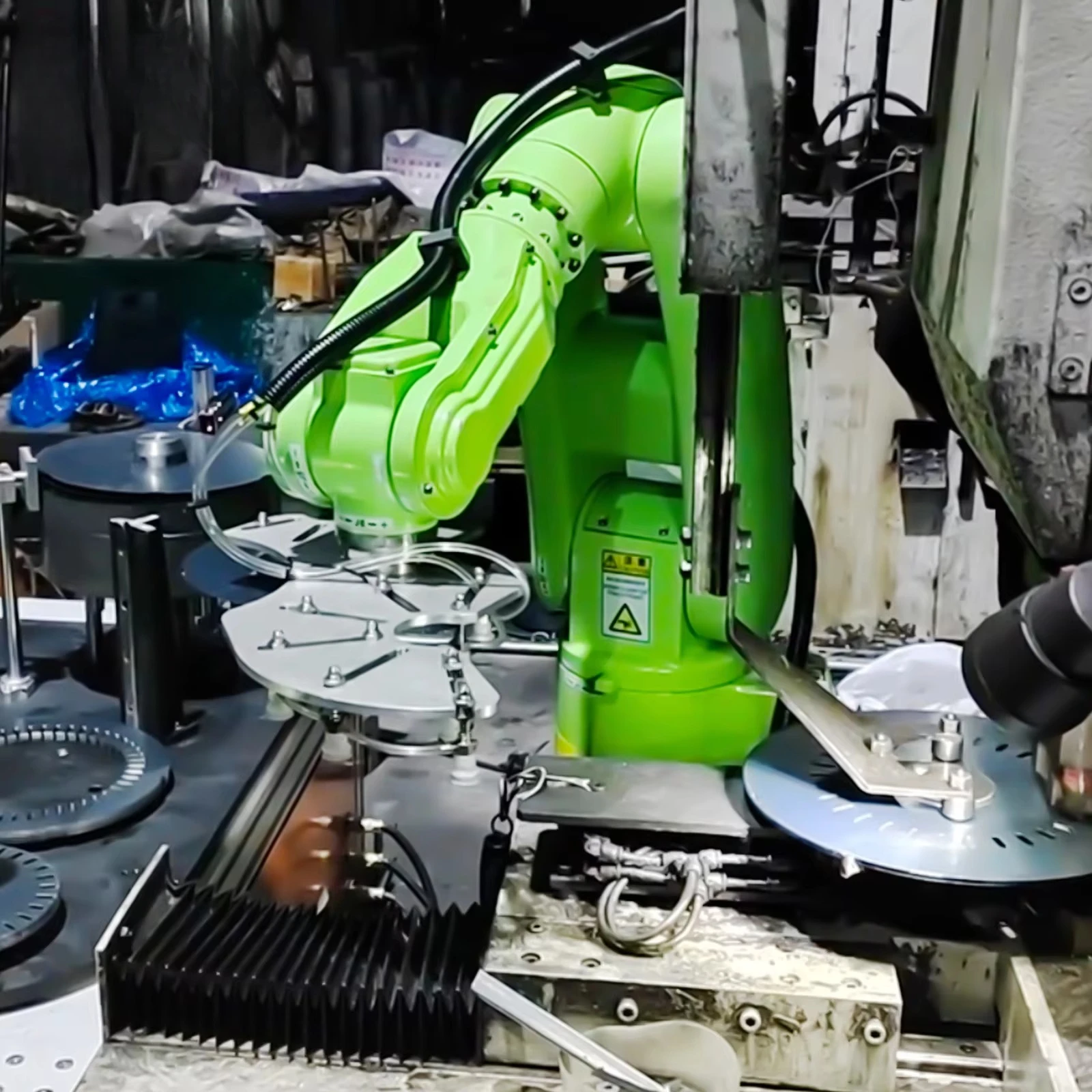 Low cost robot arm, robot arm 6 axis 6 kg load, small robot arm, suitable for numerical control machine tool milling machine