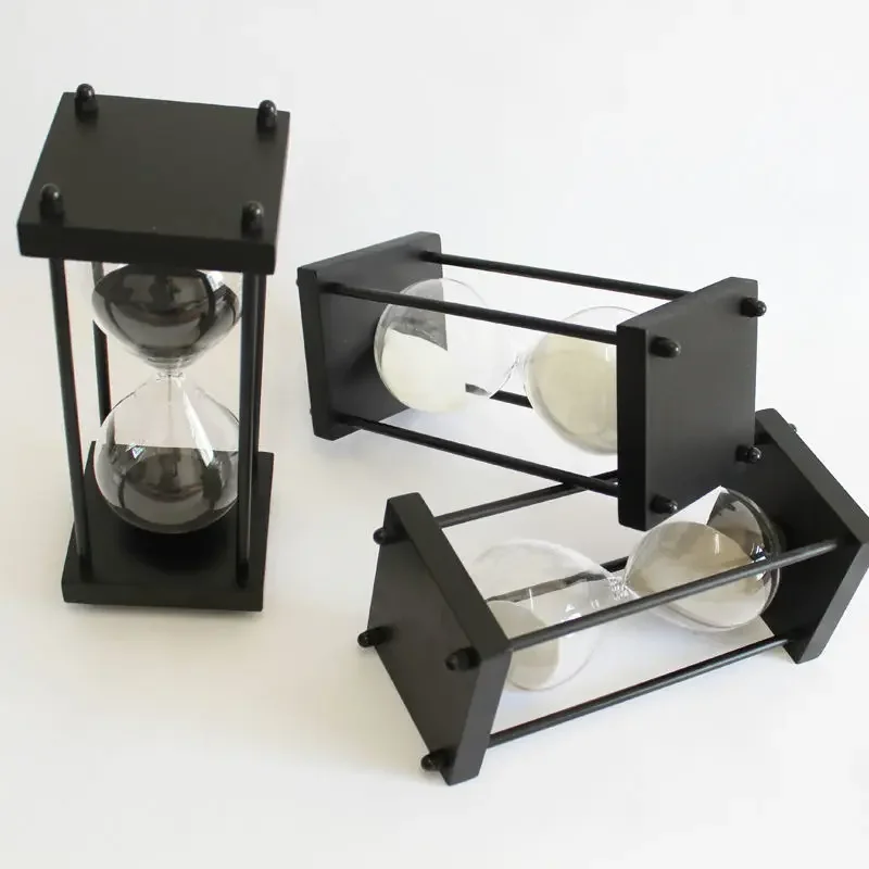 Creative Retro Blac…