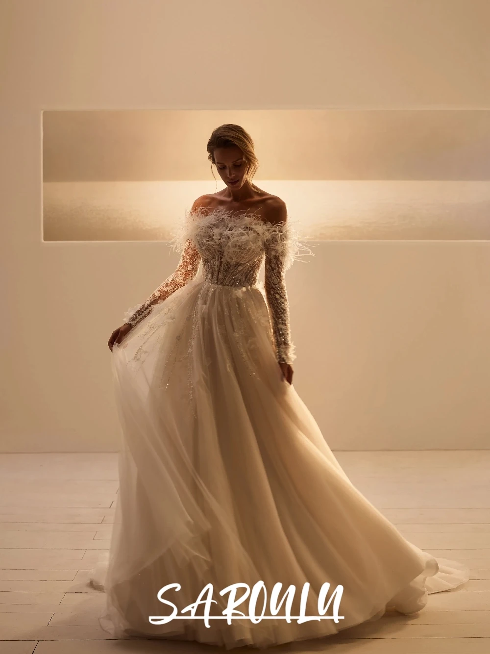 

Feathered Off-the-shoulder Wedding Dress Delicate Floral Sequined A Line Sheer Classy Bridal Gown Customized Long Train Wear