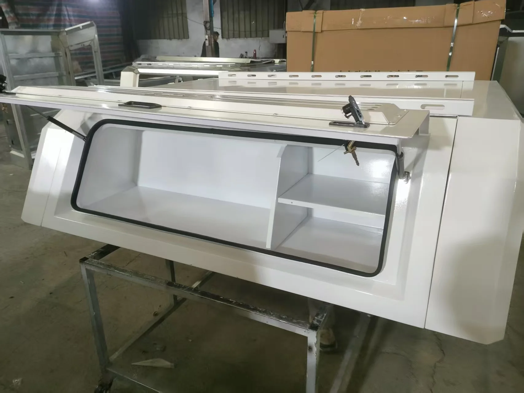 4X4 pickup truck steel hardtop canopy shelf camping accessories with stainless steel bumper durable weatherproof