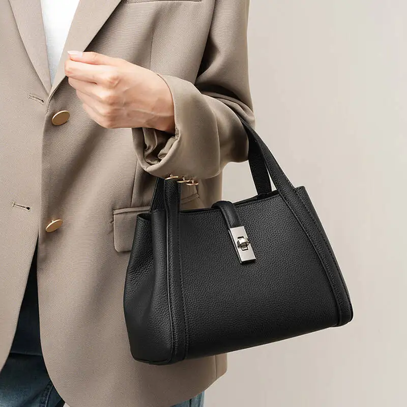 

2026 New Style High-value Daily Multifunctional Handbag Autumn Winter Retro Fashion Trend Simple Solid Color Crossbody Bag