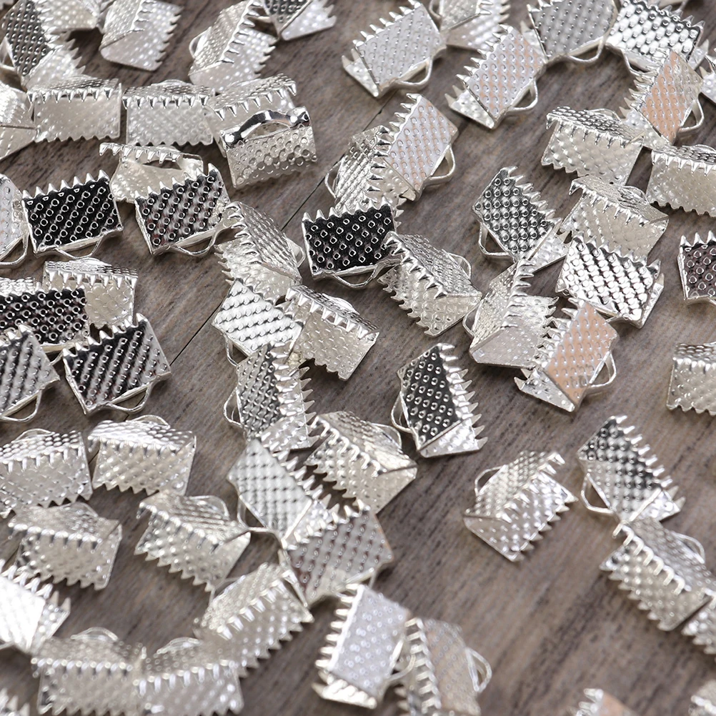 

750pcs Mazi Buckle Accessories Textured Crimp Clamps Ribbon Ends Cord Fasteners Plated Suitable for Necklaces Bracelets Crafts