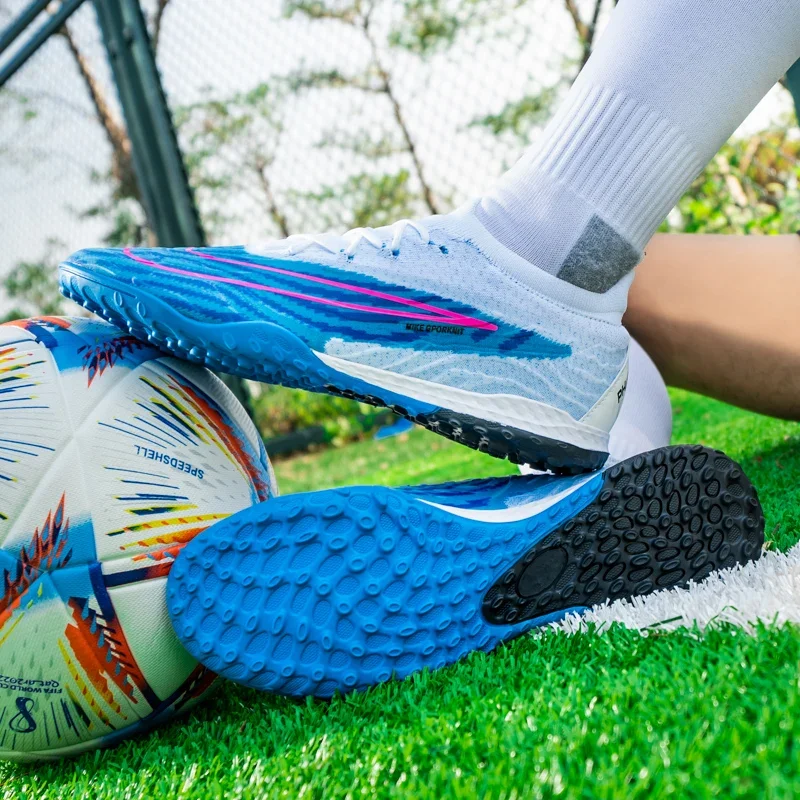 Zapatos de fútbol antideslizantes ligeros profesionales para hombres, zapatos de fútbol suaves TF/FG, tacos, zapatos de entrenamiento de césped, zapatos deportivos al aire libre