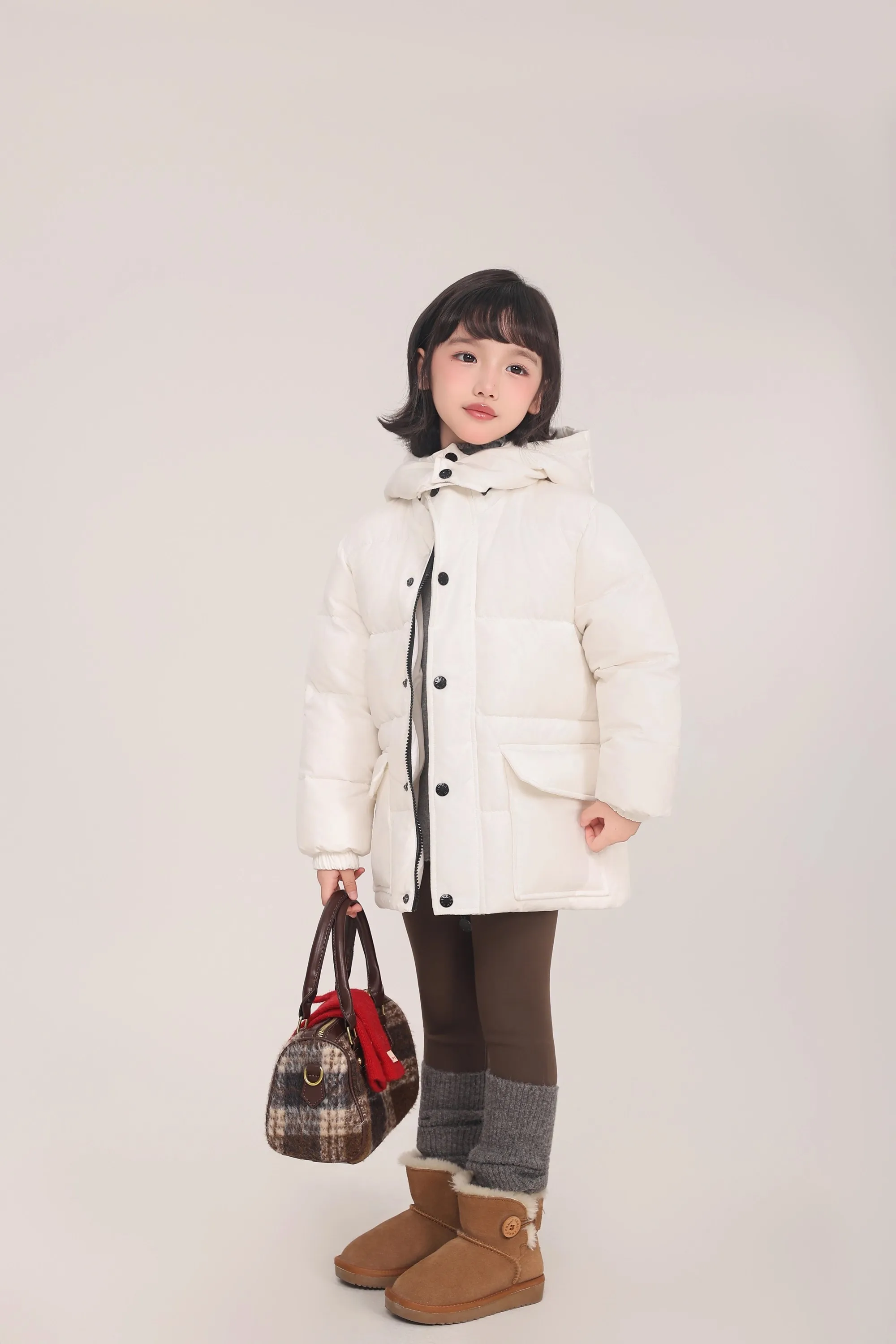 Kinder-Daunenjacke mit 90% Weißer Entendaune, Braune Kapuze, Mittellange Daunenjacke mit Großen Taschen, Dicke Warme Winteroberbekleidung für Mädchen A4853 – Detail 23