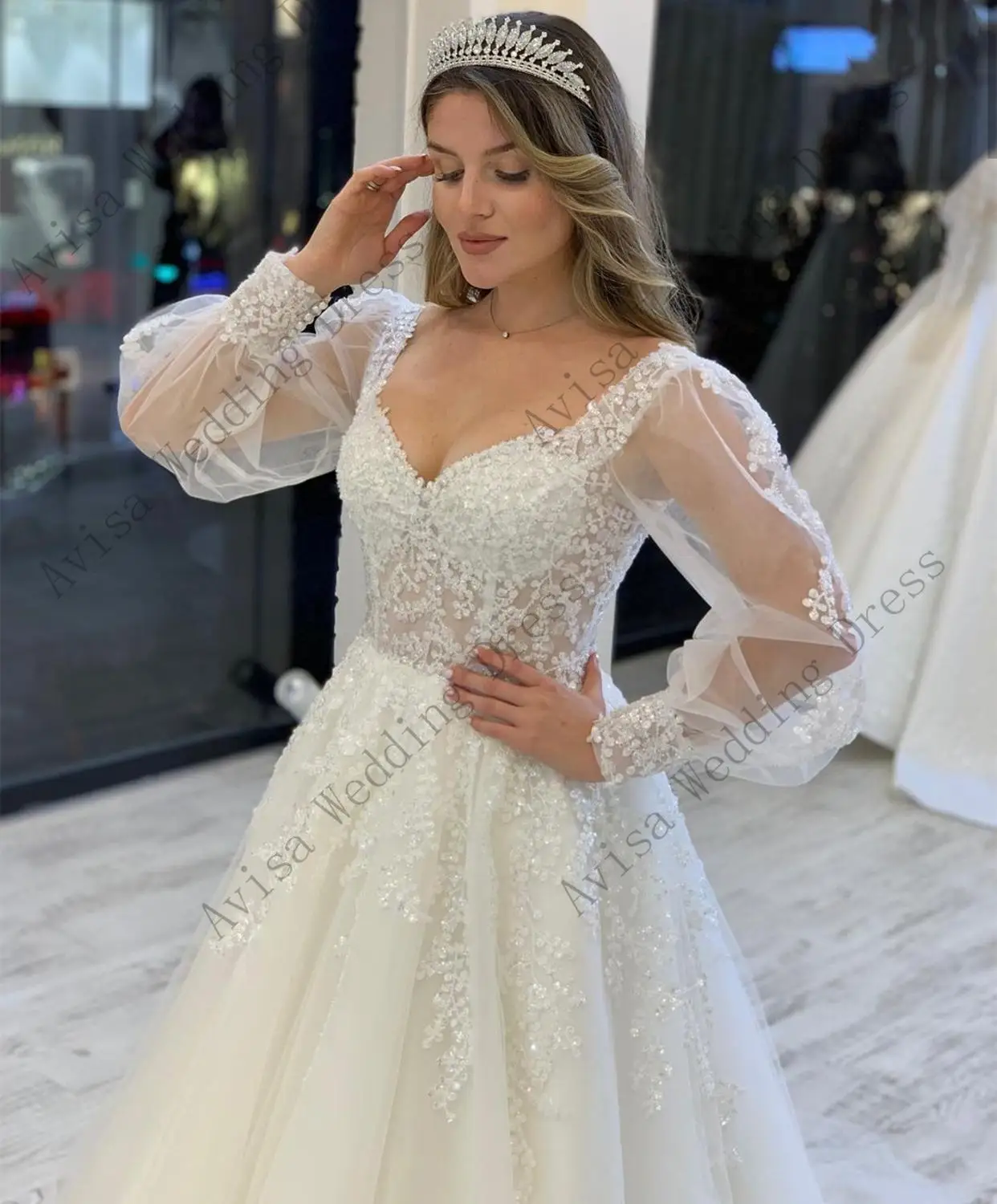 Magnifique robe de mariée à manches longues A-ligne, manches bouffantes, train de balayage, dos nu, patients, quelle que soit la dentelle, robes de soirée éducatives