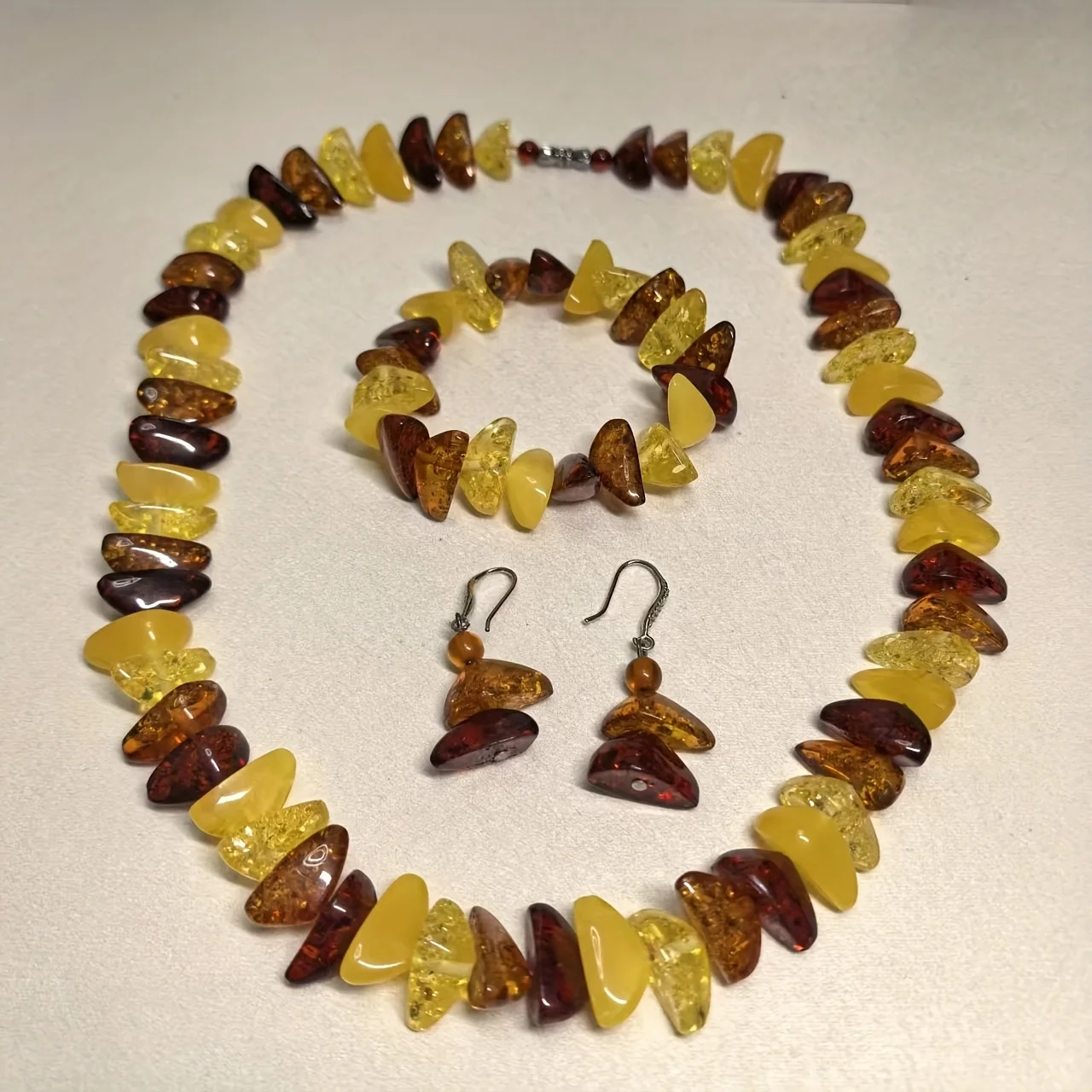 3-Piece Women's Light Luxury Premium Accessories * Amber Beeswax Duobao Conformal Necklace Bracelet and Earrings