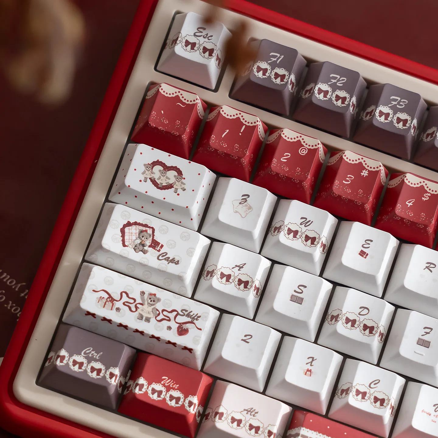 URE Afternoon Whispers keycaps Cherry profile Dye-sublimation PBT Keycaps Cute Girl keycaps For MX Switches Mechanical Keyboard