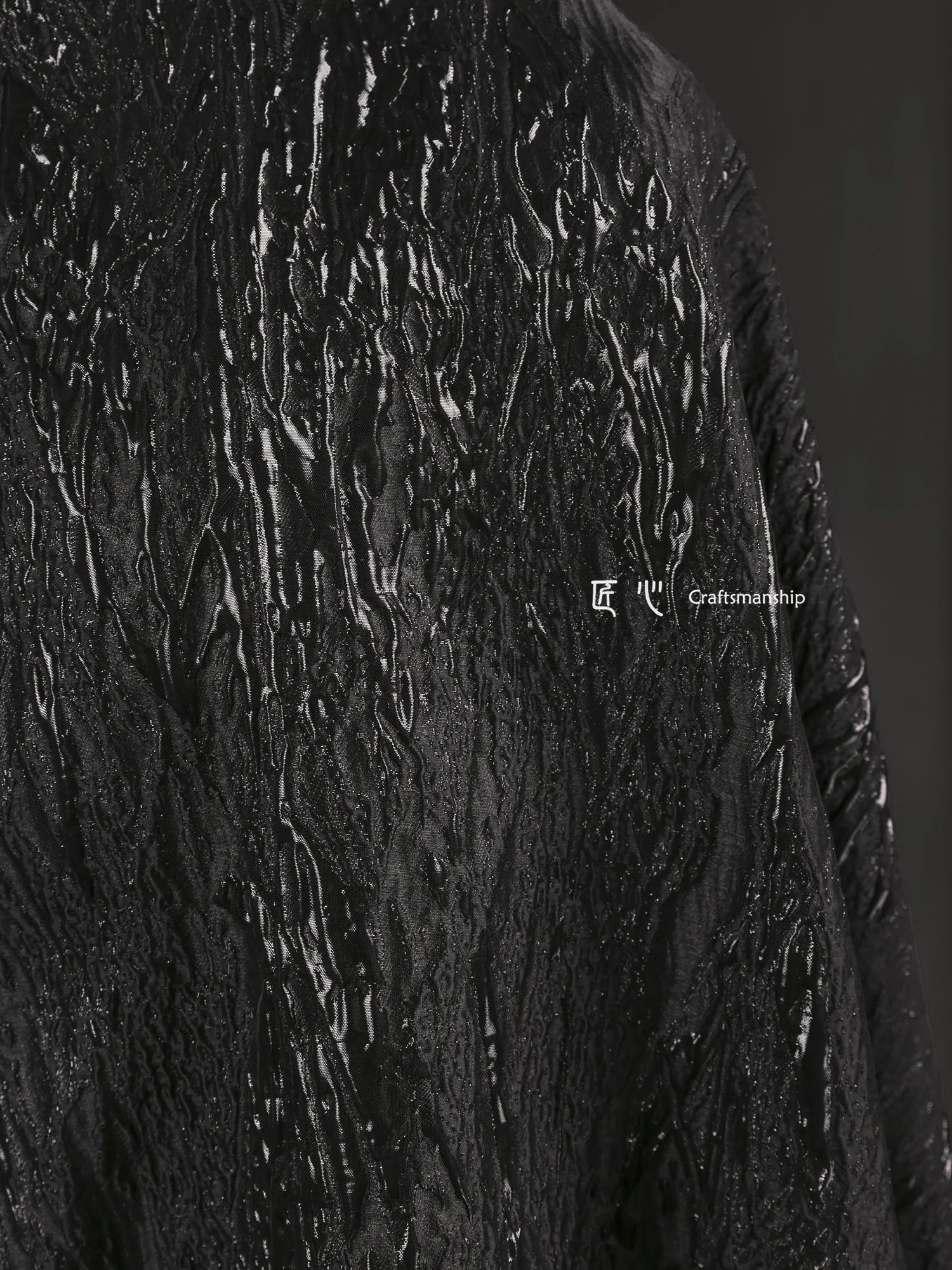 Pure Black Undulating Veins Gilt Jacquard Texture Glossy Stiff Coat Creative Clothing Designer Fabric