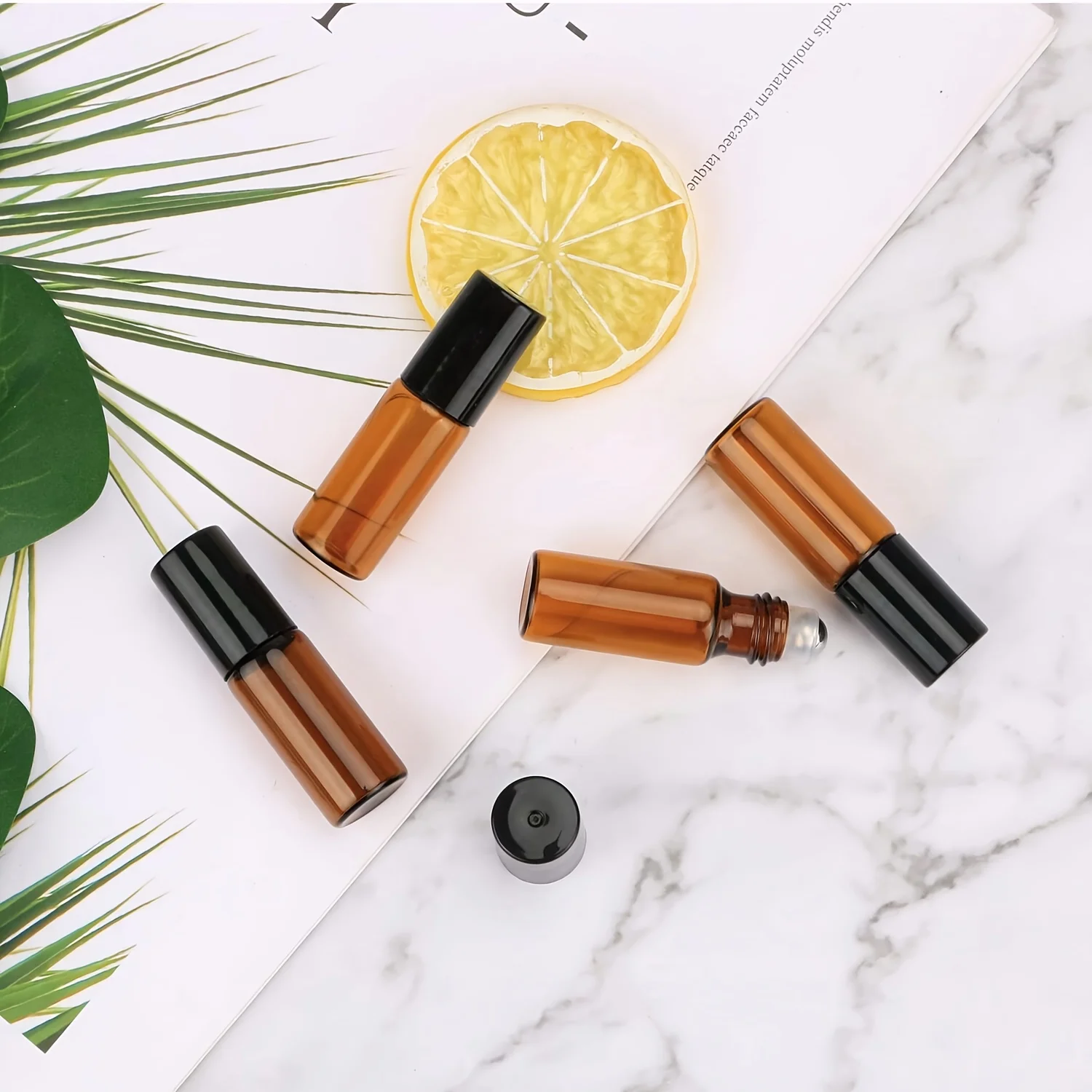 5/10 قطعة 5/10 مللي العنبر الزجاج لفة فارغة على زجاجات إعادة الملء عينة اختبار قوارير الزيت العطري مع حاوية السائل الكرة الدوارة