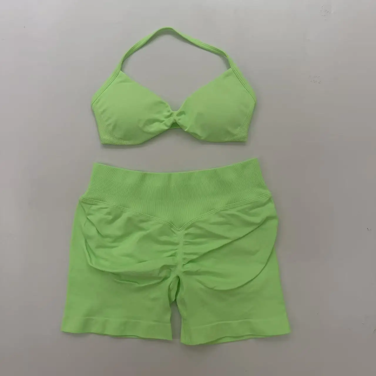 잔디 녹색