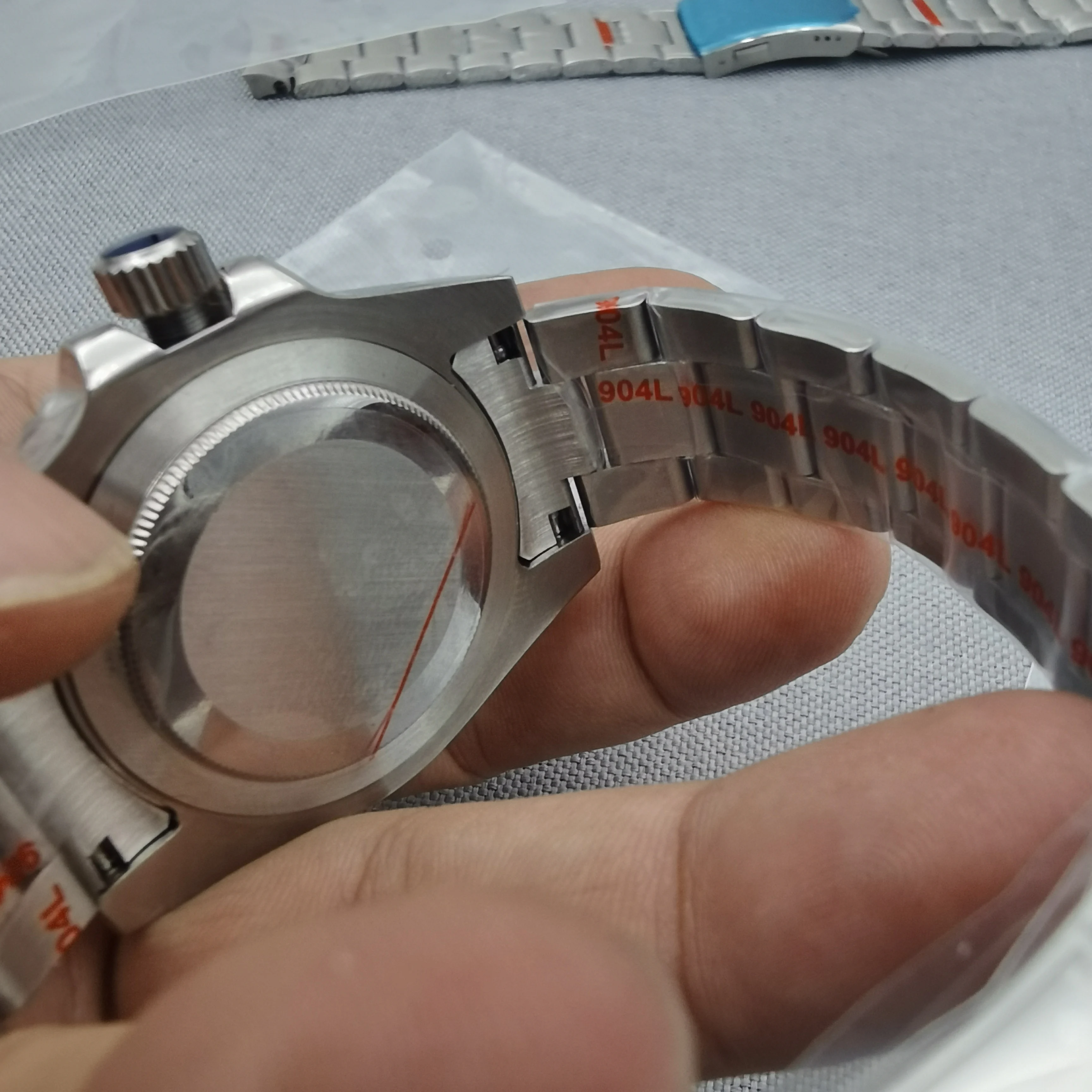 New Gmt Dual Time Zone Displays A 100-Meter Waterproof Left Crown Stainless Steel Watch Japan Nh34 Greenwich Automatic Movement