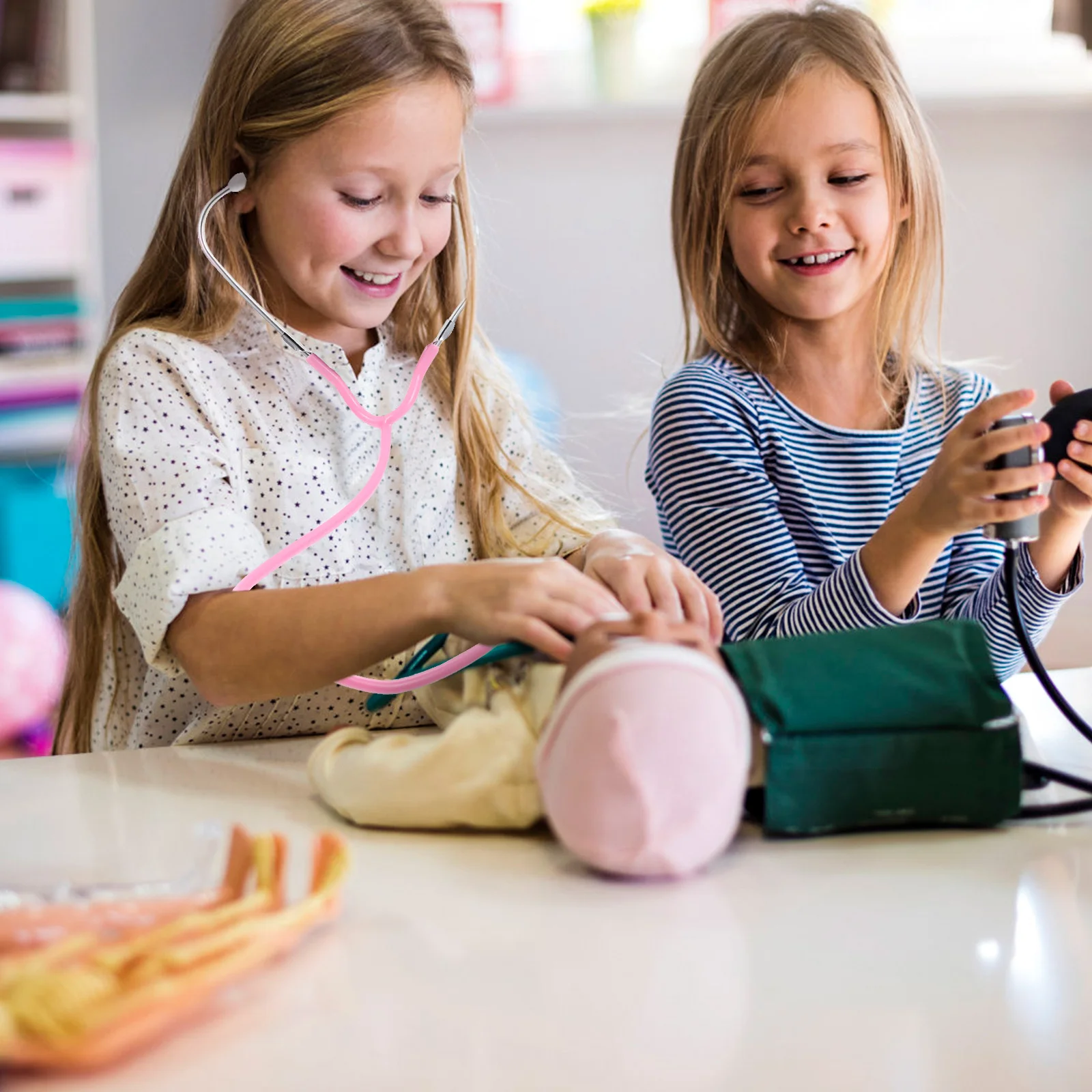 ชุดคุณหมอสำหรับเด็ก ชุดเล่นบทบาทสมมติทางการแพทย์ ชุดจำลองการเล่นบทบาทสมมติในโรงพยาบาล ลายการ์ตูน