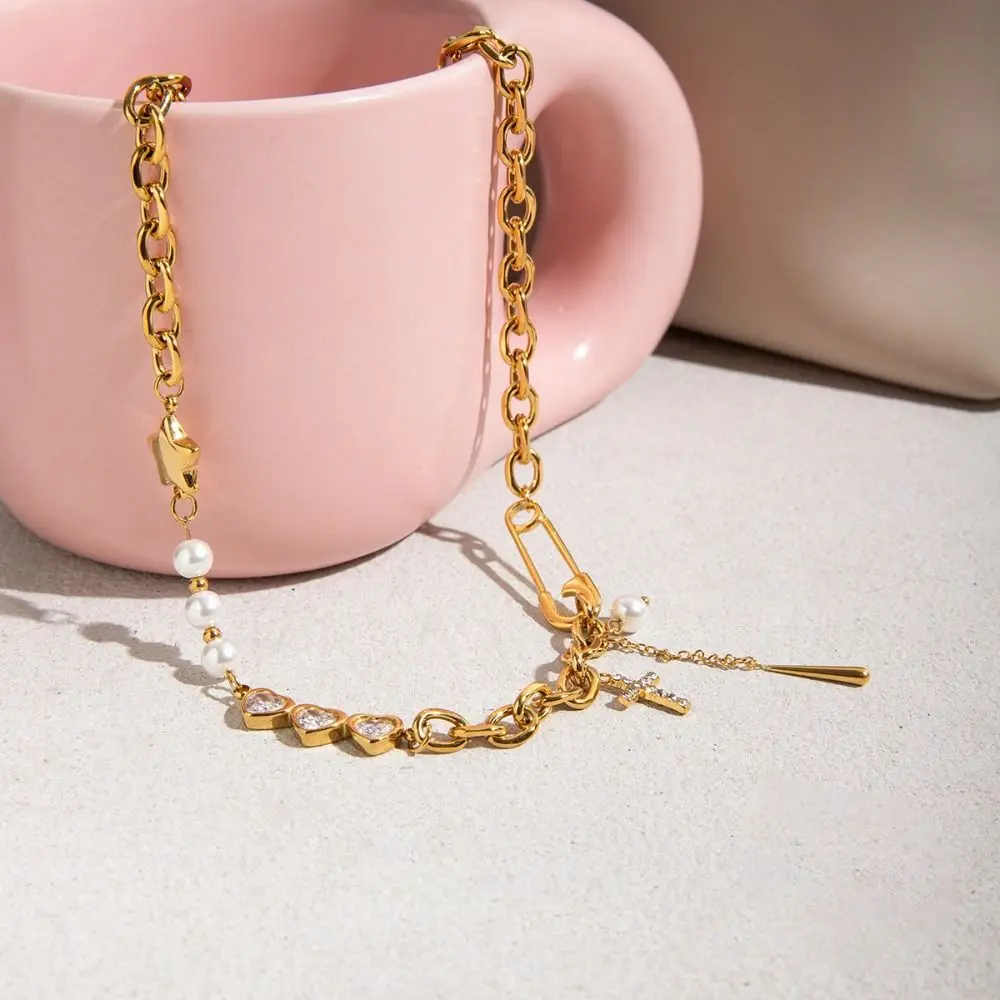 

18K Gold Color Plated Patchwork Chain Necklace Heart Shaped Glossy Finish Stainless Steel Necklace Minimalist Design