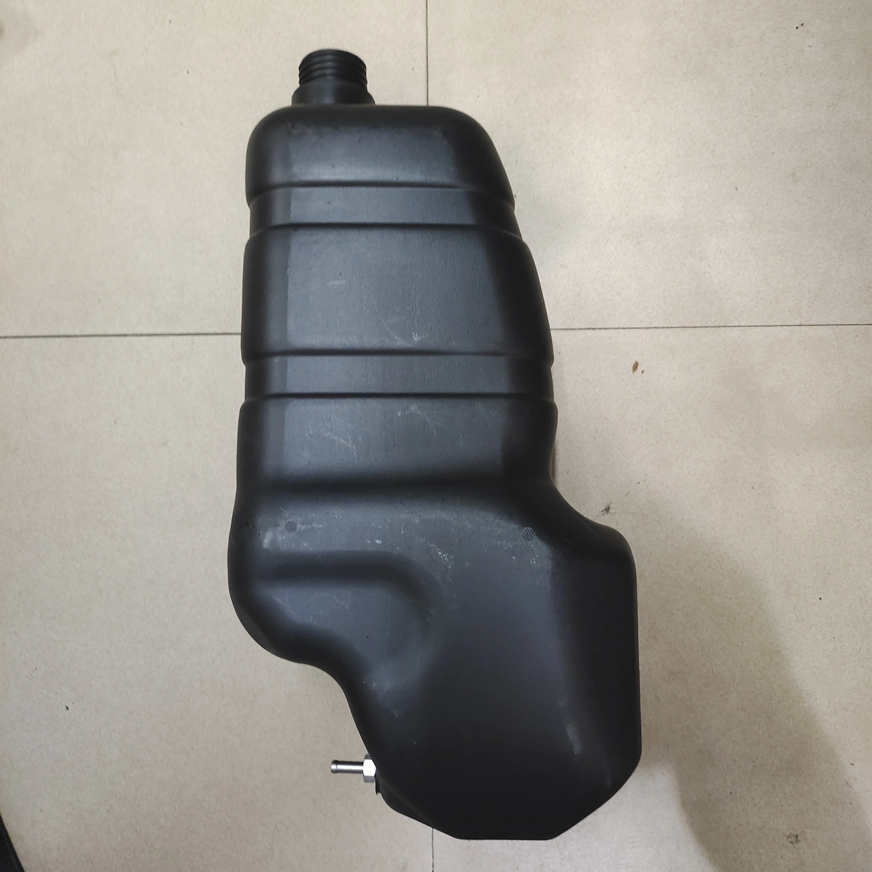 For Kubota u15 diesel fuel tank plastic fuel tank mechanical sub tank generator fuel tank