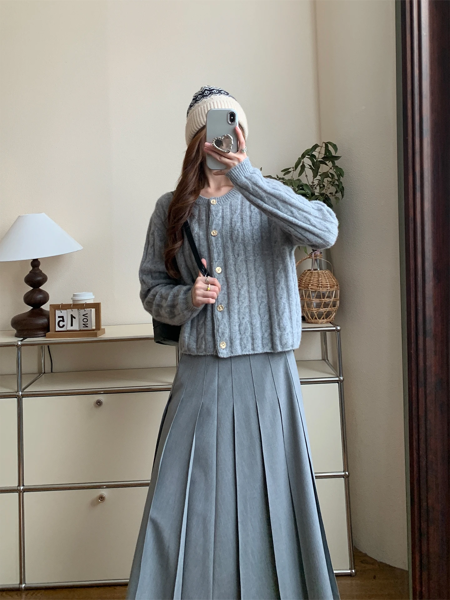 

Кардиган из мягкого шелкового трикотажа ограниченной серии с модным дизайном, более приятный для кожи, чем Cashmere Sweet Sle Ci Walk Su...