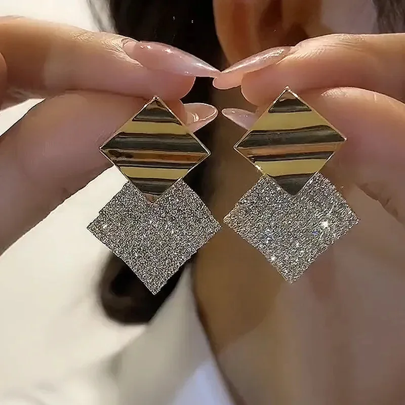 New Fashion Trend Unique Design Geometric Light Luxury Zirconia Rhombus Earrings For Women Jewelry Wedding Party Premium Gifts