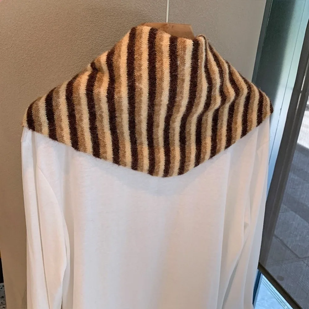 

Универсальный вязаный треугольный хиджаб в полоску, теплый треугольный шарф, мягкий зимний шейный платок, зимний сезон, женский платок