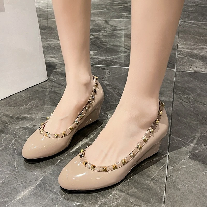 Wedge Single Shoes …