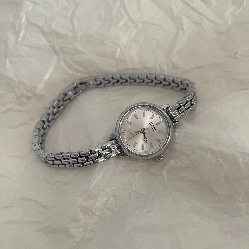 

Elegant Women'S Wristwatch, Small And Exquisite, A Touch Of Luxury, High-End, Student-Style Chain Quartz Watch, Simple Design.