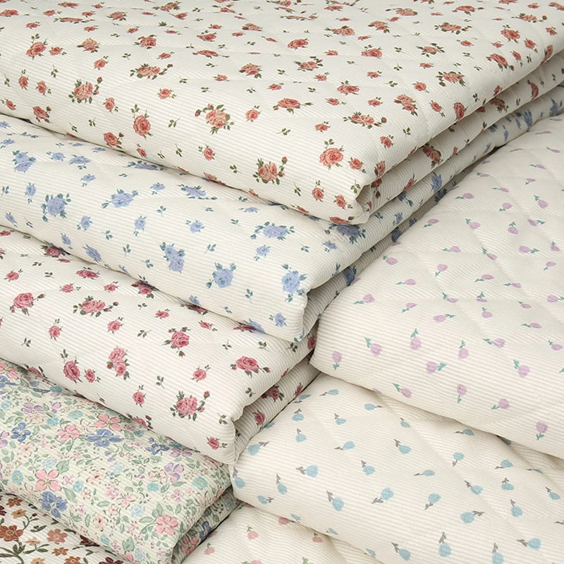Tela acolchada de pana gruesa de 0,5 m/1m/2m con tela de algodón para ropa de invierno con estampado Floral pequeño para niños, tela de costura DIY